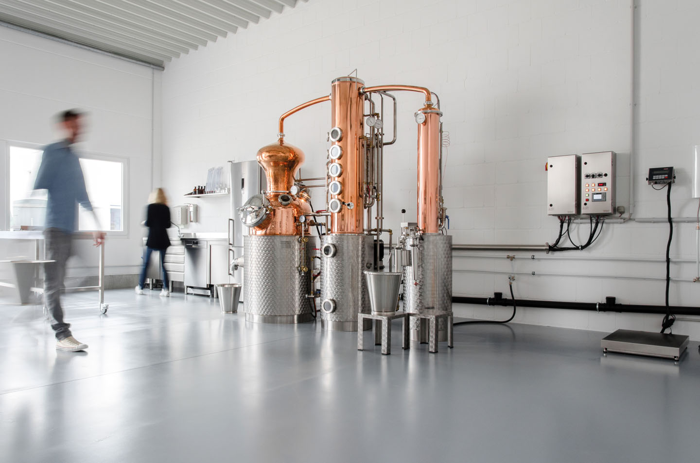 https://www.wanderer-destillerie.de/img/wayfarer-distillery_online/process-02_distillation-preparations-03.jpg